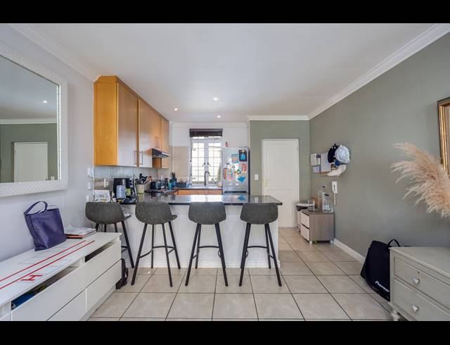 2 BEDROOM APARTMENT SOLD IN NEWLANDS
